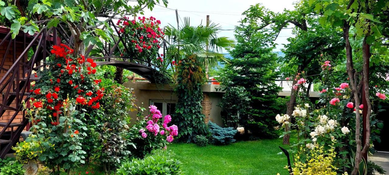 Green Garden Tbilisi Bagian luar foto
