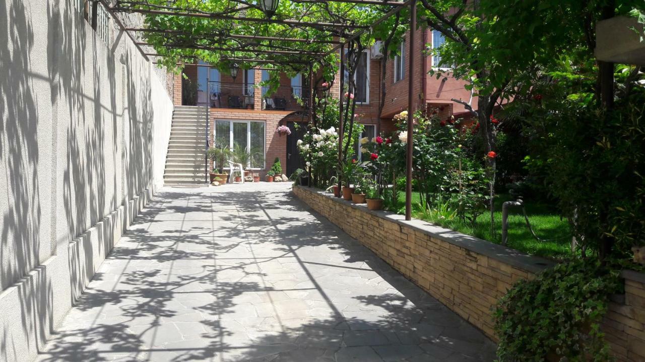 Green Garden Tbilisi Bagian luar foto